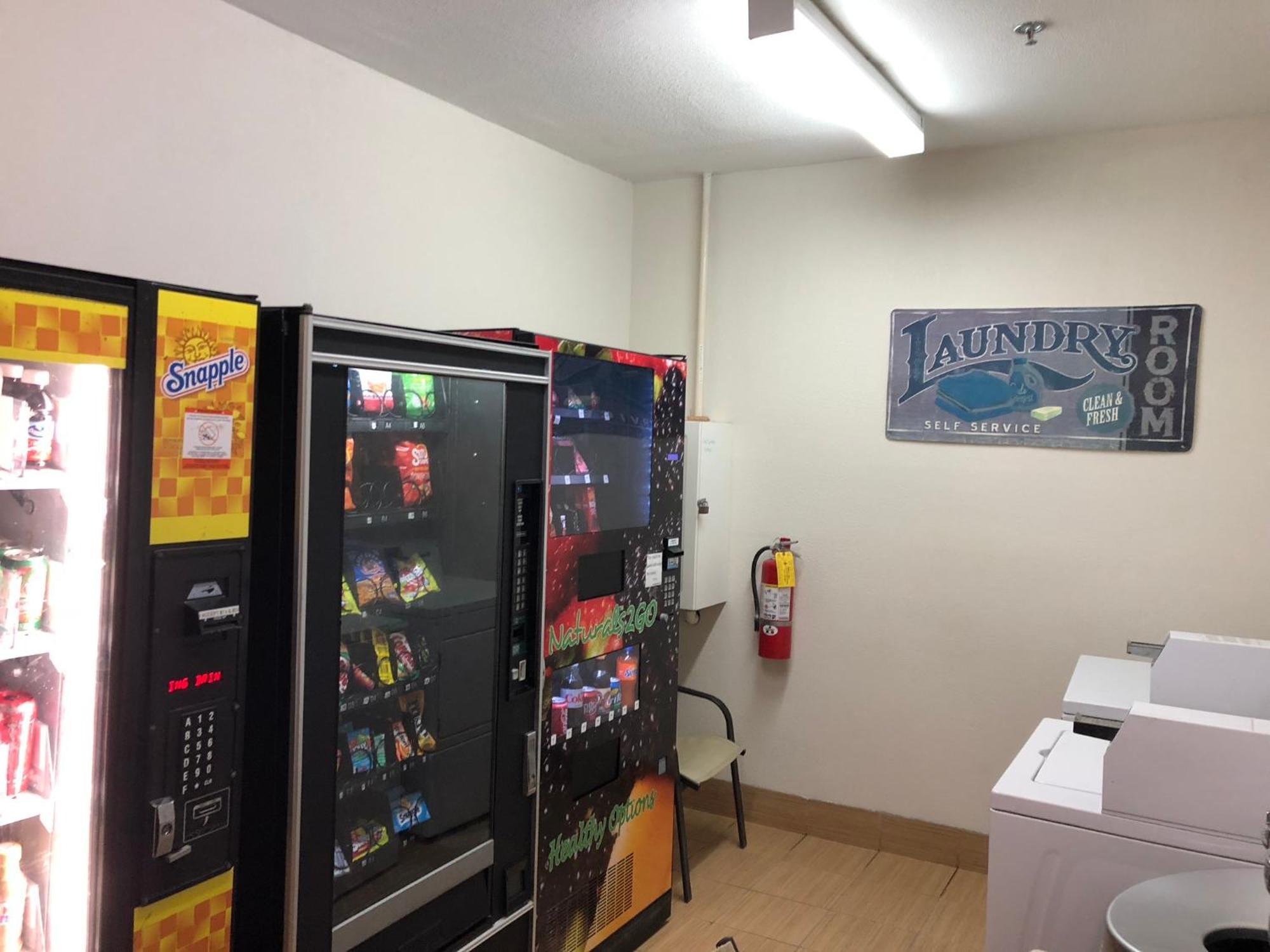 Suburban Studios by Choice Hotels: New Rooms with Kitchens & Premium Amenities Brunswick Exterior photo