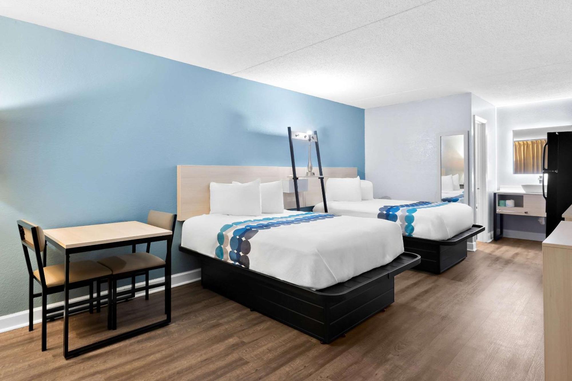 Suburban Studios by Choice Hotels: New Rooms with Kitchens & Premium Amenities Brunswick Exterior photo
